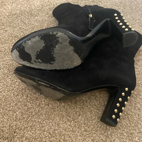Gucci Black Suede Booties with Gold Studs, size 7.5 - Picture 7 of 9